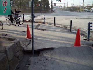 地割れ 浦安市舞浜近辺